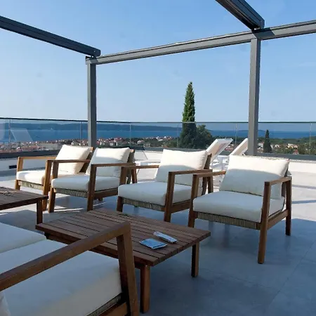Apartment Ivano With Pool & Jacuzzi Trogir Exterior photo