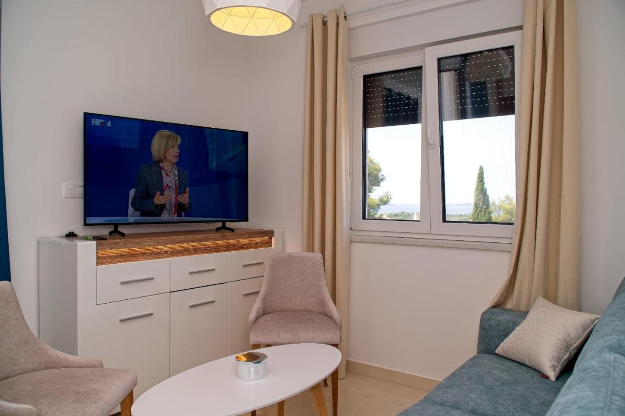 Ivano With Pool & Jacuzzi Apartment Trogir
