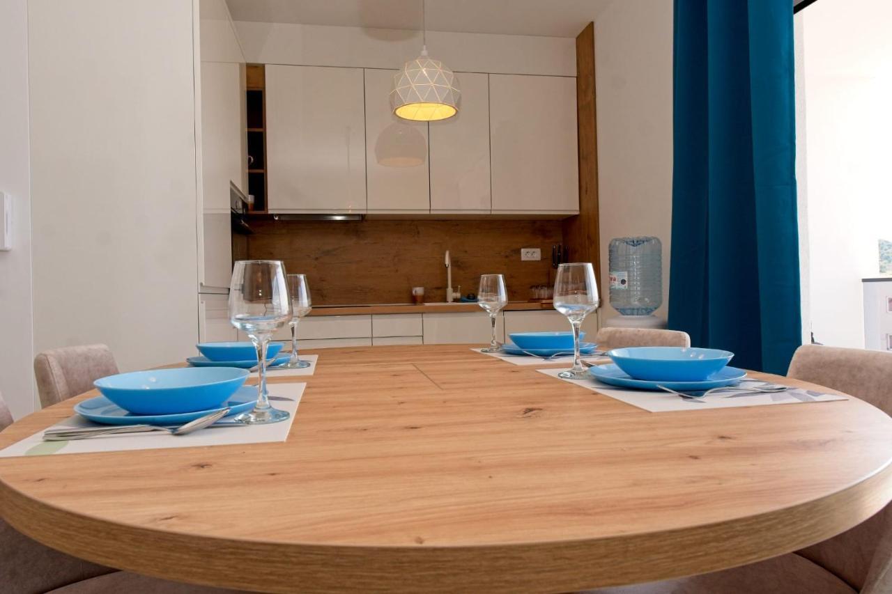 Ivano With Pool & Jacuzzi Apartment